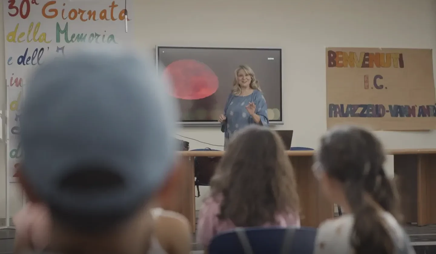 Marcella Giulia Pace teaching in a primary school